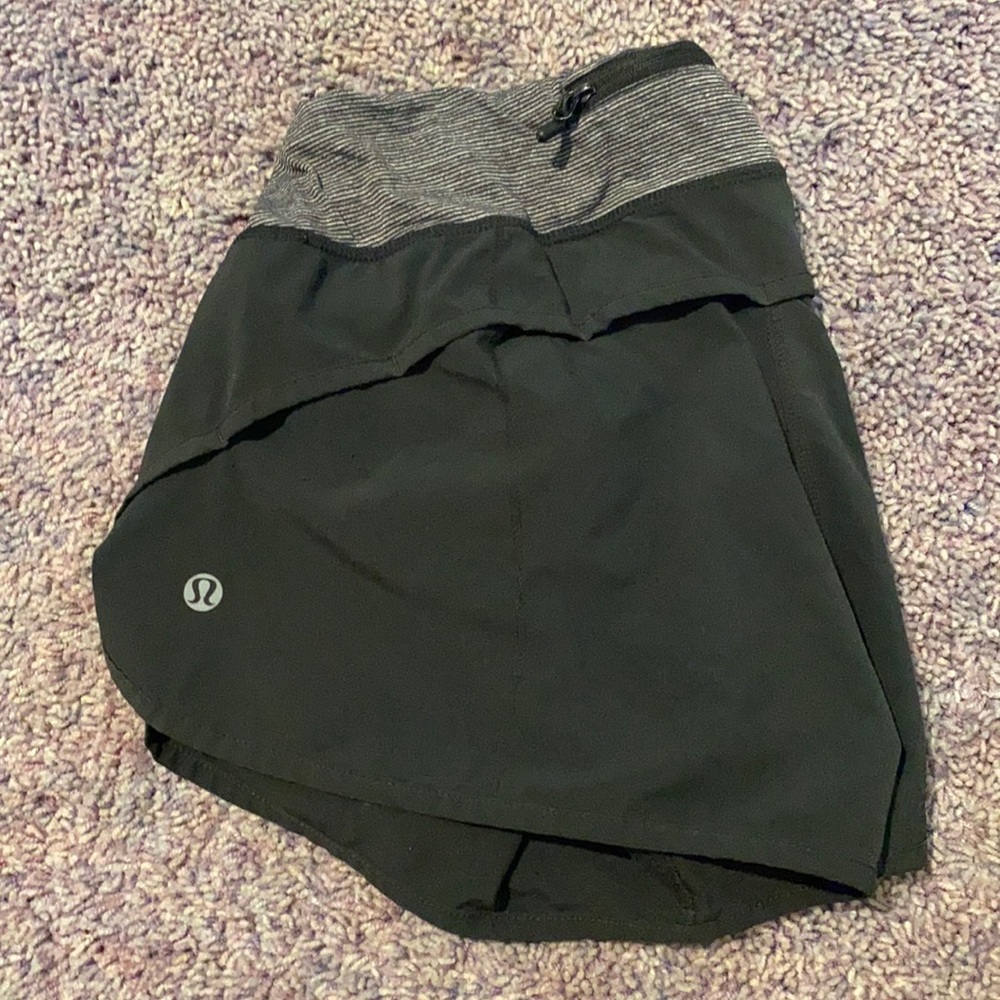 Black lululemon shorts with grey band